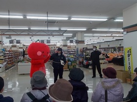 1月10日（水）にショッピングプラザ「アイアイ」で「110番の日」の啓発活動が行われました。