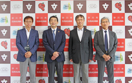 三井化学橋本社長（写真中央左）、北海道三井化学安藤社長（写真右）