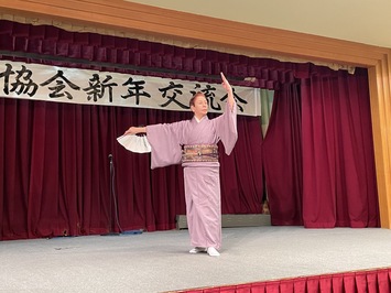 東流寿々代会の赤松邦子さんの見事な舞