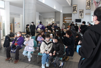 「街頭餅つき」