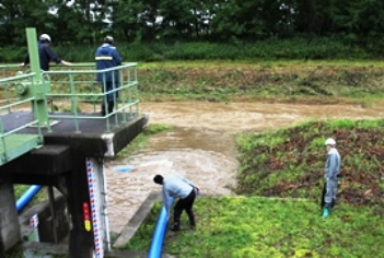 ポンプにより雨水を豊沼奈江川へ流す