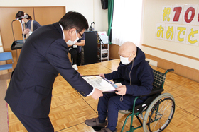 神代秀雄さん百歳おめでとうございます