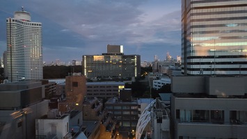 おまけ：夕方の東京の風景～正面中央はホテルニューオータニ