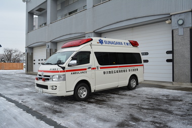 別デザインの砂川救急車の写真