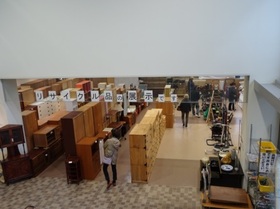 リサイクル品の展示コーナーの写真