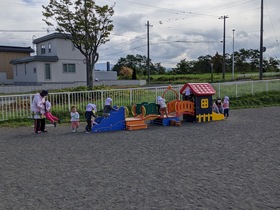 保育所(園)の屋外大型遊具を設置しました