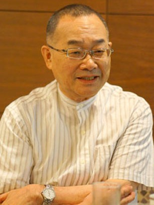 記念講演会講師の鷲田小彌太(わしだこやた)氏の顔写真