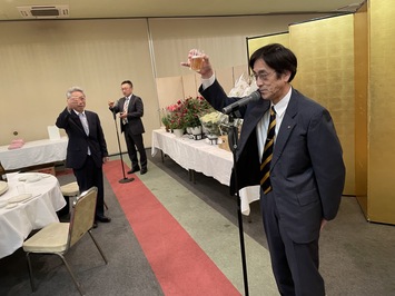 商工会議所其田勝則会頭の乾杯