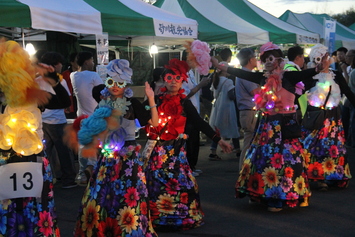 仮装盆踊り