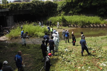 パンケ歌志内川の河川清掃