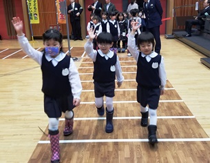 子ども達の横断歩道の渡り方実習