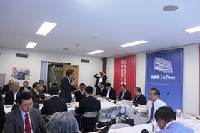 昨年5月の自民党本部で行われた治水議員連盟との意見交換会