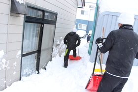 陸上自衛隊滝川駐屯地第1中隊が除雪ボランティア