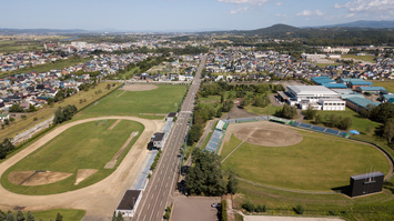 野球場と陸上競技場