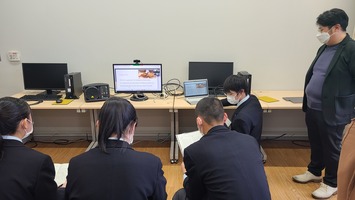 ZOOM国際交流事業の様子