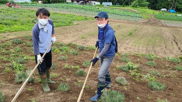 写真左から山下さん、岩崎さん