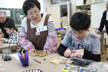 指導を受けながら作製しています